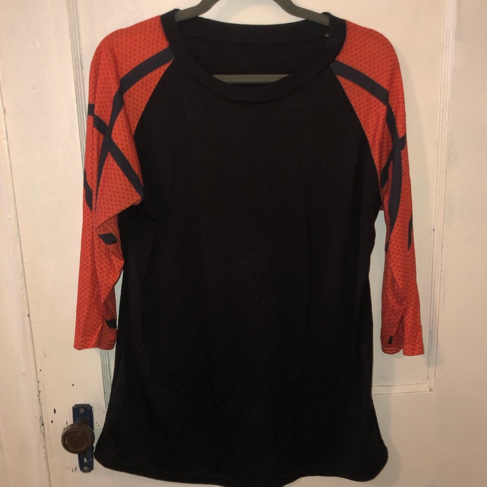 Women’s basketball tee unisex size large